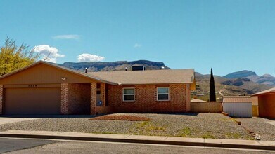 3206 Thunder Rd in Alamogordo, NM - Building Photo - Building Photo