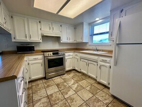 923 Peach St in San Luis Obispo, CA - Building Photo - Building Photo