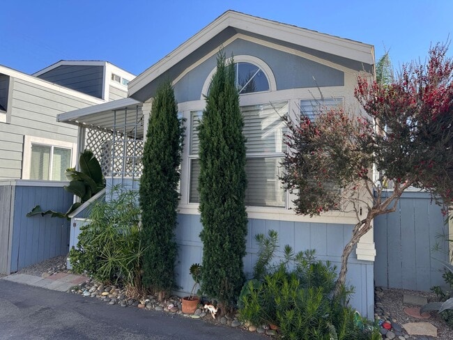 property at 1624 N Coast Hwy 101