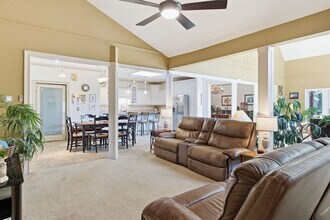 36 Gloucester Rd in Hilton Head Island, SC - Building Photo - Building Photo