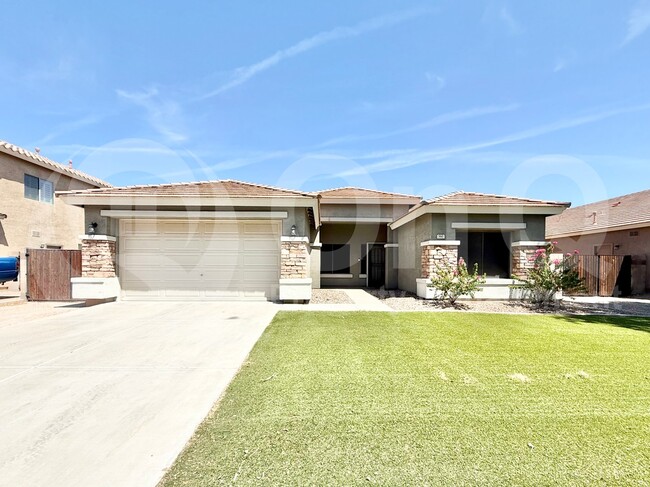 property at 960 E Chelsea Dr