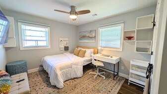 831 Parkway Dr, Unit 1st FL in Smyrna, GA - Building Photo