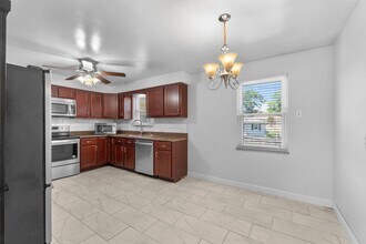 2424 Masters Dr in Cape Girardeau, MO - Foto de edificio - Building Photo