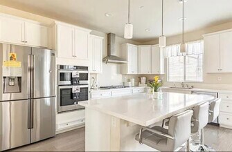 7818 Poppy Ln in Fontana, CA - Foto de edificio - Building Photo