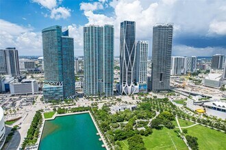 900 Biscayne Blvd in Miami, FL - Foto de edificio - Building Photo