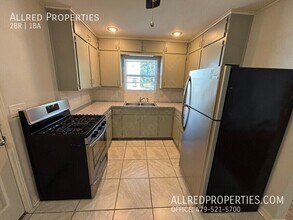 995 W Hickory St in Fayetteville, AR - Building Photo - Building Photo
