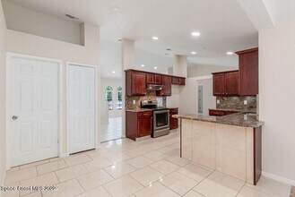 1040 Big Horn Cir NW in Palm Bay, FL - Building Photo - Building Photo