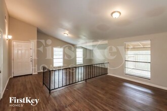 5111 Karenbeth Dr in Houston, TX - Foto de edificio - Building Photo