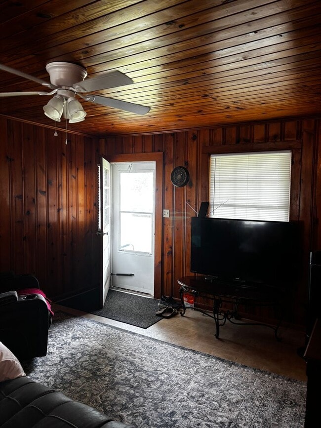 711 Whitehurst Rd in Blounts Creek, NC - Building Photo - Building Photo