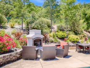 Crooked Oak at Loma Verde Preserve Apartments in Novato, CA - Building Photo - Building Photo