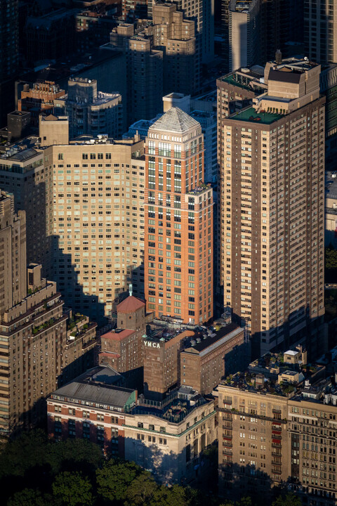 The Park Laurel in New York, NY - Building Photo