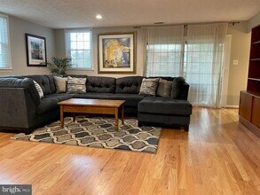 7 Friendswood Ct in Baltimore, MD - Building Photo - Building Photo