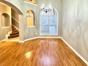 9073 Weeping Cherry Ln in Memphis, TN - Foto de edificio - Building Photo