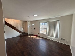 1945 Hancock Dr in Hoffman Estates, IL - Building Photo - Building Photo