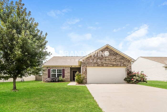 1406 Graybark St in Sheridan, IN - Foto de edificio