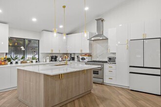 845 NE Mulberry Dr in Boca Raton, FL - Building Photo - Building Photo