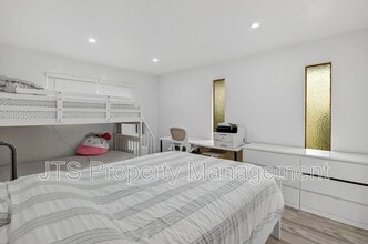 6120 Westview Way in Sacramento, CA - Building Photo - Building Photo