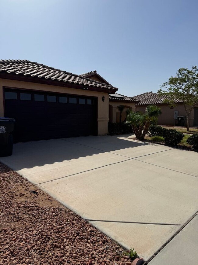 352 S Sunset Ave in Somerton, AZ - Building Photo - Building Photo