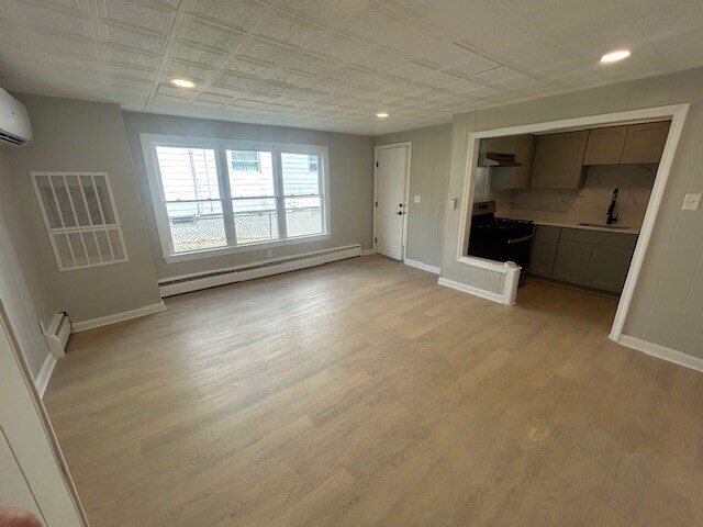 19 Clement St in Tiverton, RI - Building Photo
