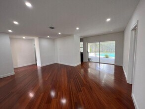 1250 SW 15th Ave in Boca Raton, FL - Building Photo - Building Photo