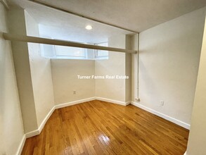 136 Hemenway St, Unit B in Boston, MA - Building Photo - Building Photo