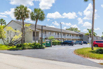 Rozland Condominium in Miami, FL - Foto de edificio - Building Photo