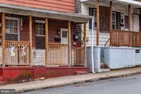 134 1/2 W Spruce St photo'