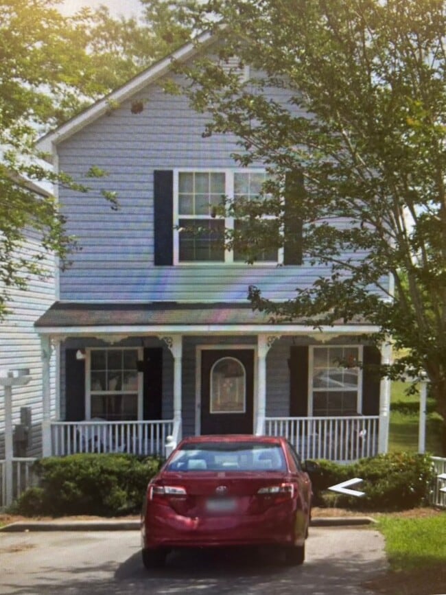 property at 814 Folmar St