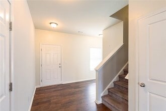 1331 Turning Leaf Ln in Pendergrass, GA - Foto de edificio - Building Photo