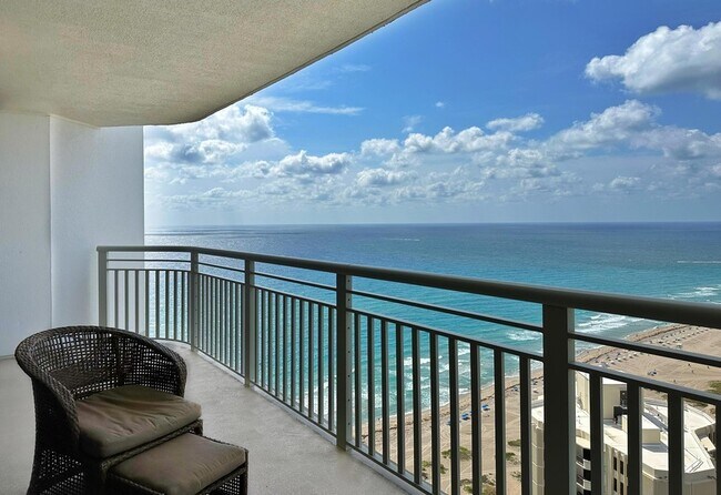 3000 N Ocean Dr, Unit 36G in Riviera Beach, FL - Foto de edificio - Building Photo