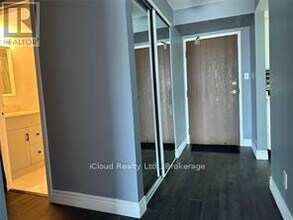 25 Agnes St in Mississauga, ON - Building Photo - Building Photo