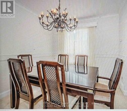 26 Reid Manor in Toronto, ON - Building Photo - Building Photo
