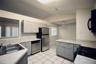 3882 Springleaf Point in Stone Mountain, GA - Building Photo - Building Photo