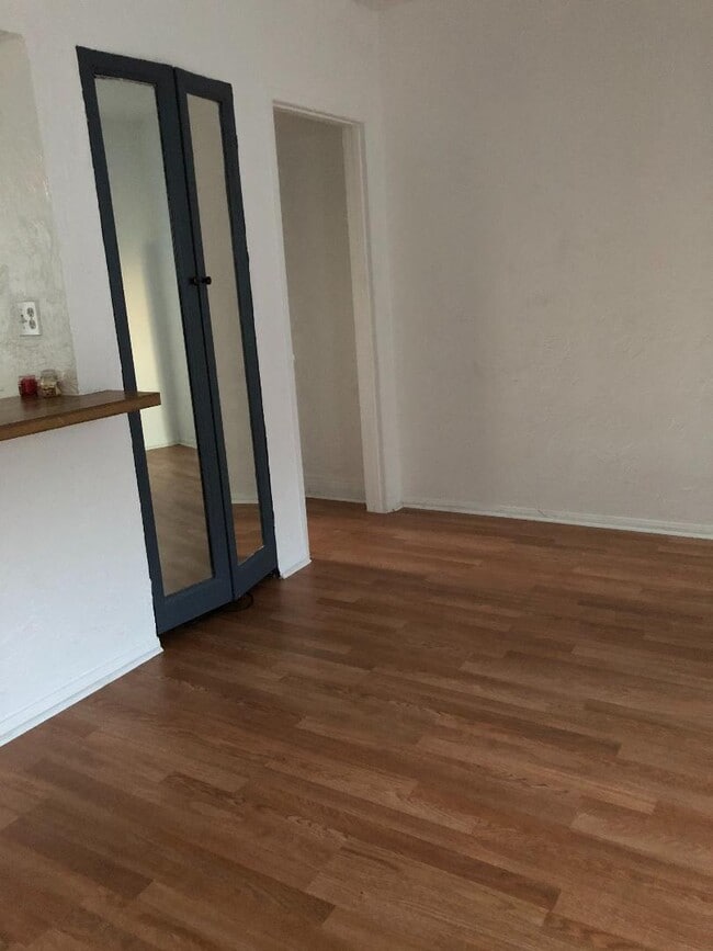 10946 Otsego St, Unit 2 in Los Angeles, CA - Building Photo - Building Photo