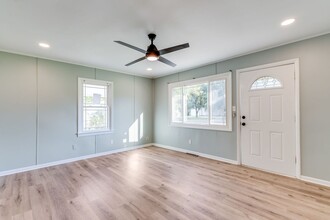 4828 W 3rd St N in Wichita, KS - Building Photo - Building Photo