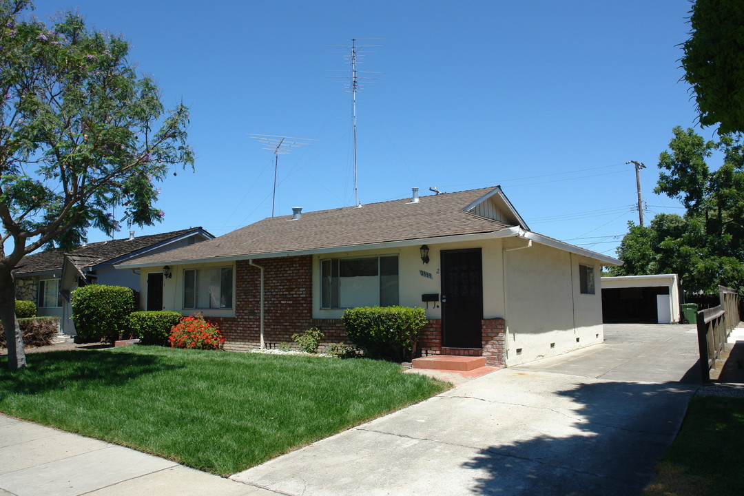 2319 Karen Dr in Santa Clara, CA - Building Photo