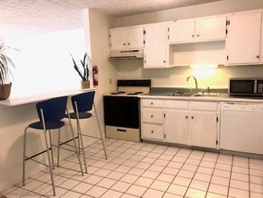 120 Wellington Ct, Unit 120 - Right in Athens, GA - Building Photo - Building Photo