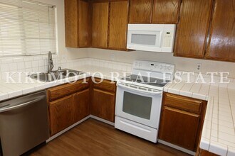 400 Pimentel Way in Sacramento, CA - Building Photo - Building Photo