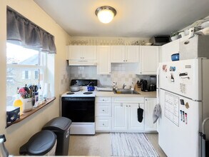 594 Centre St, Unit 8 in Boston, MA - Foto de edificio - Building Photo