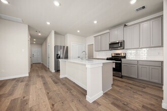 3910 Accolade Xing in Brookshire, TX - Building Photo - Building Photo