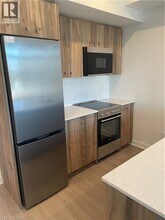 25 Wellington St S in Kitchener, ON - Building Photo - Building Photo