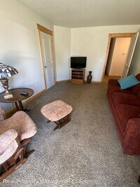 323 Maroon Ct photo'