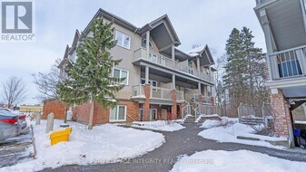 1107 Stittsville Main St in Ottawa, ON - Building Photo