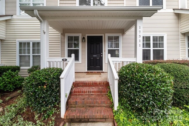 17311 Villanova Rd in Huntersville, NC - Building Photo - Building Photo