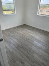 1261 NW 59th St in Miami, FL - Building Photo - Building Photo