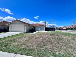 143 Figgs Ct in Los Banos, CA - Building Photo - Building Photo