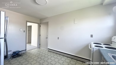 1826 Wavell St in London, ON - Building Photo - Building Photo