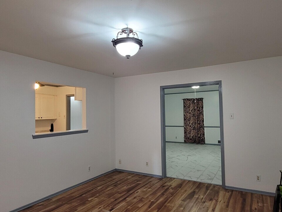 7945 Habersham Ln in Dallas, TX - Building Photo