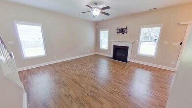169 Eclipse Ct in Raeford, NC - Building Photo - Building Photo