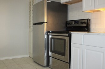 6619 N Sheridan Rd, Unit 302 in Chicago, IL - Building Photo - Building Photo